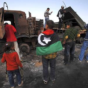 联军打击在叛军城市附近的利比亚军队