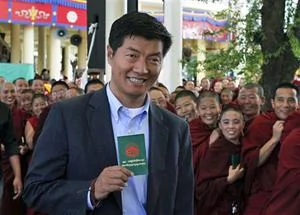 洛桑桑盖2011年3月20日参加西藏流亡政府总理选举