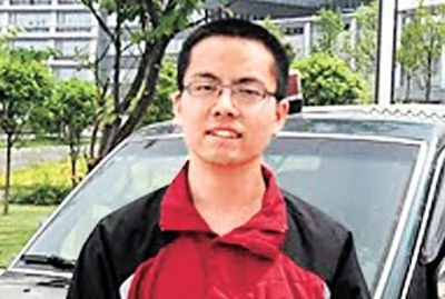 《財經》雜誌實習記者張賈龍，遭公安拘查