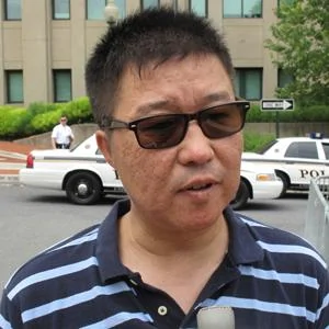 抗議組織者塔林胡在接受採訪