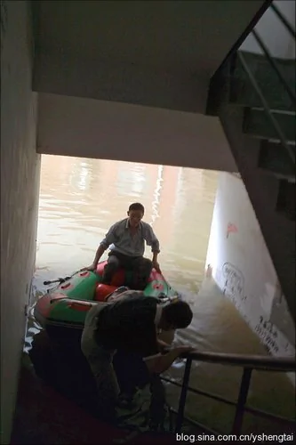 实拍：直击江西洪灾现场 家乡淹成这样了！