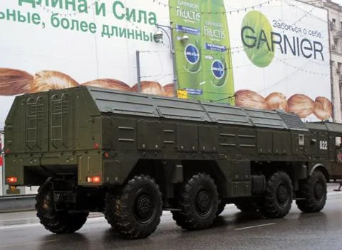 被部署在远东地区的俄罗斯伊斯康德尔战术导弹运载车