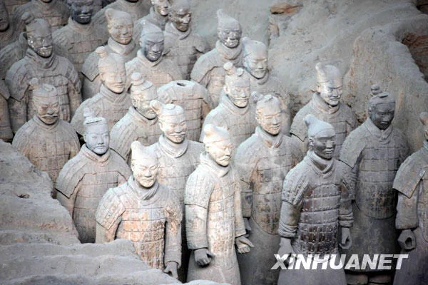 在陝西秦始皇兵馬俑博物館，修復站立30載的兵馬俑依然威風凜凜