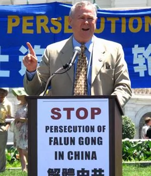 羅拉巴克說中共借西方思想壓迫中國人民         