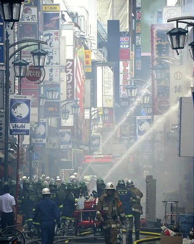 “亚洲最大红灯区”歌舞伎町发生大火 烧毁6栋楼(组图)