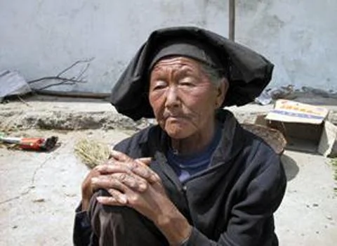 中國西部的貧窮農民和他們的住房