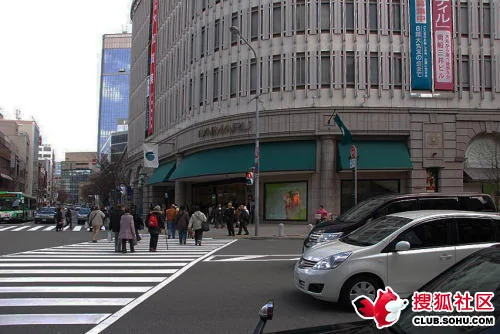 看看日本人是如何过马路的