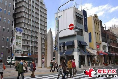 看看日本人是如何過馬路的