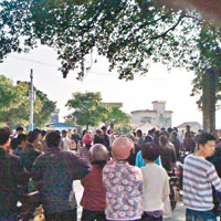 征地糾紛觸發大批村民示威衝突。 （網際網路圖片）