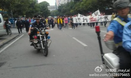 廣州工人遊行討薪 警車開路護航