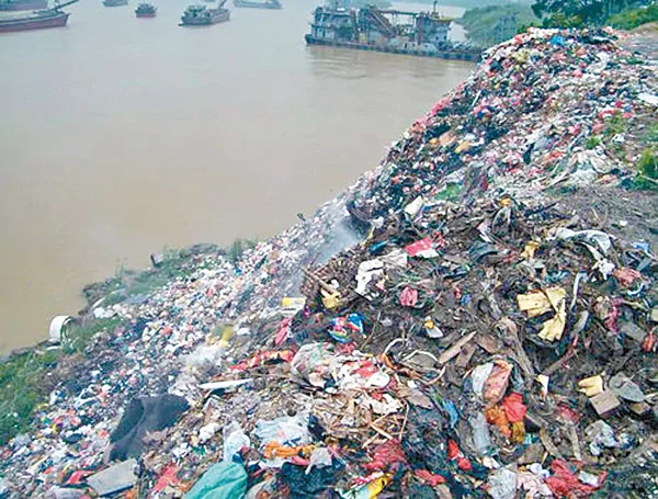 西江過去屢遭污染。 （資料圖片）