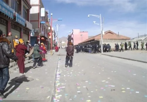色達抗議藏人遭鎮壓照片傳出