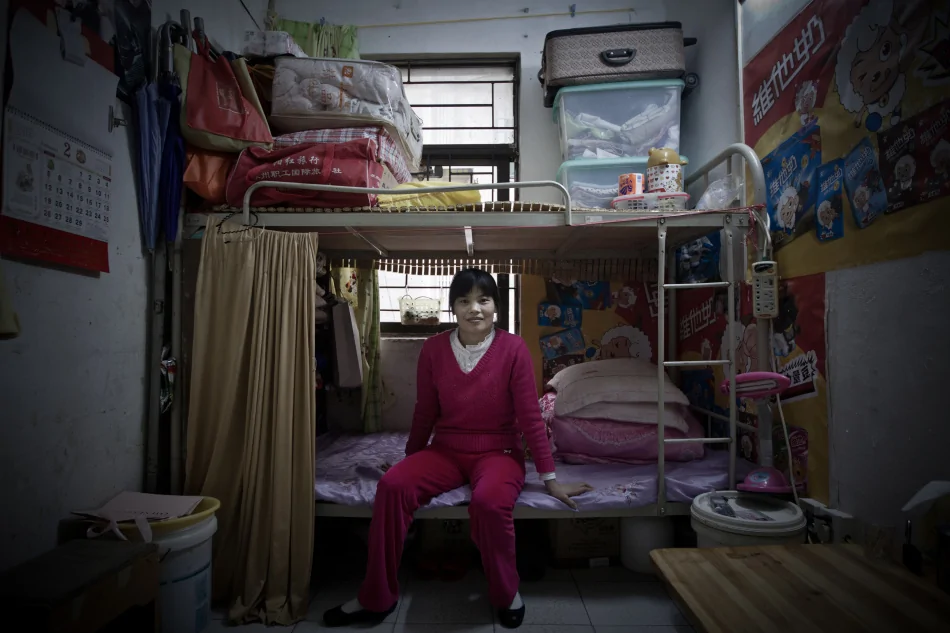 心酸拍攝：深圳「保姆村」真實生活 吃苦受累都為了孩子