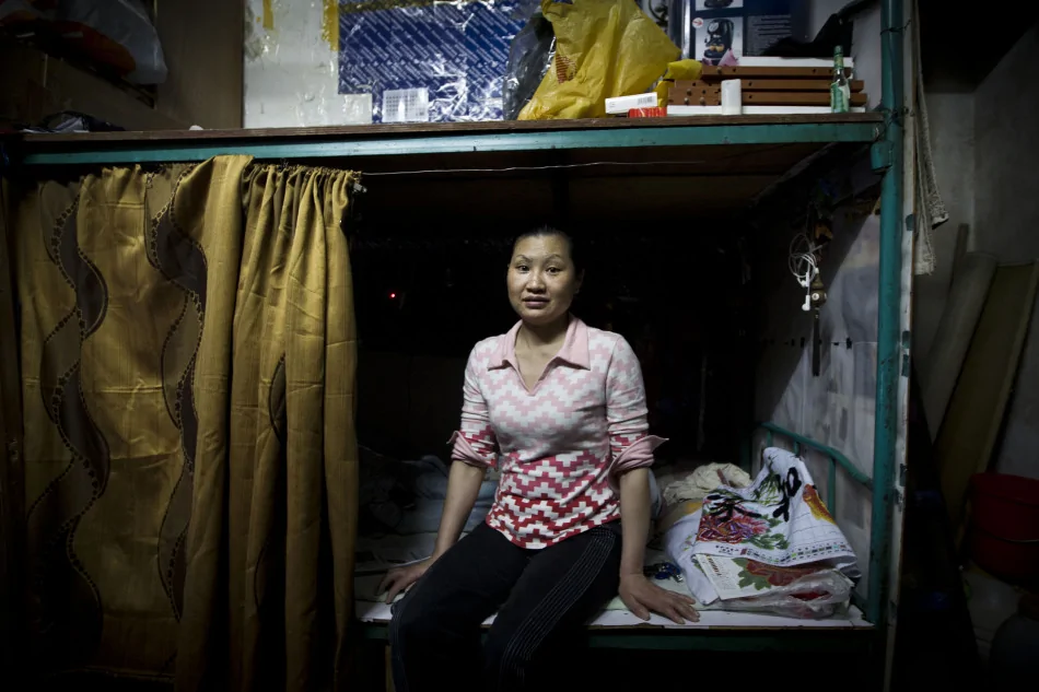 心酸拍摄：深圳“保姆村”真实生活 吃苦受累都为了孩子