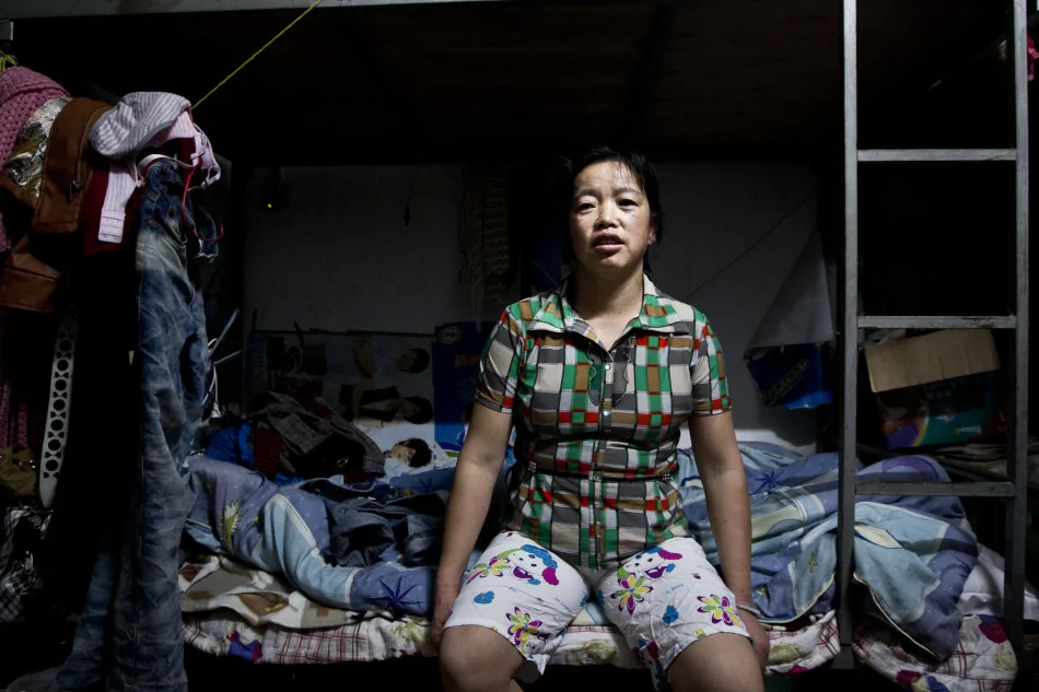 心酸拍攝：深圳「保姆村」真實生活 吃苦受累都為了孩子