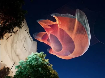 漂浮在空中的神奇雕塑艺术品 令人惊奇！