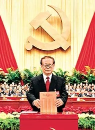 身為共產黨總書記，江澤民自稱仍是無神論者，拜佛是因個人的宗教興趣。