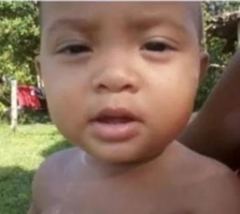 巴西兩歲男童桑托斯去世後，意外復活要水喝。