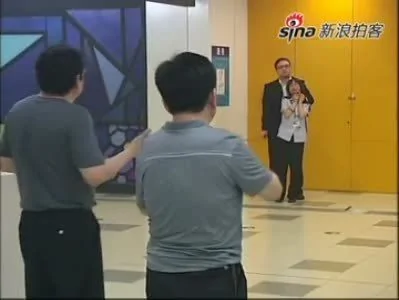 男子北京地铁劫持人质被毙