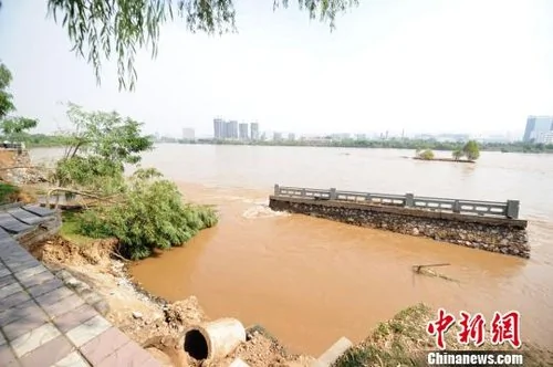 黃河蘭州段塌堤質量引質疑 官方稱按國標建造
