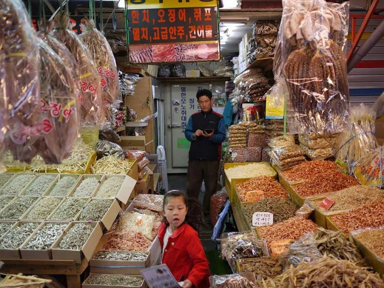 韓國人的真實生活！走進首爾誘人的食品市場