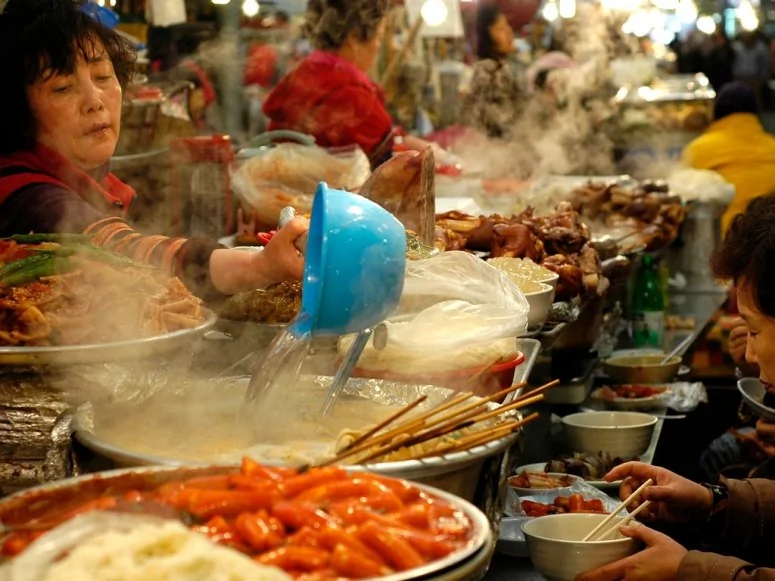 韩国人的真实生活！走进首尔诱人的食品市场