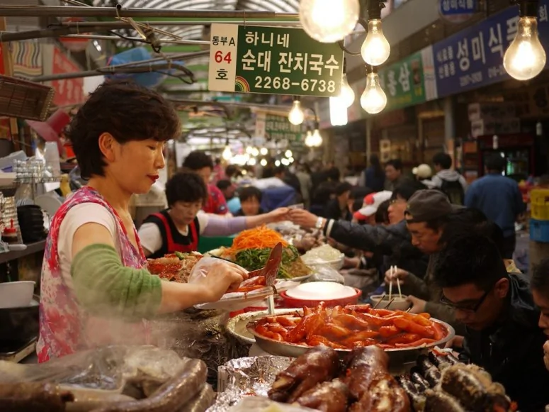 韓國人的真實生活！走進首爾誘人的食品市場