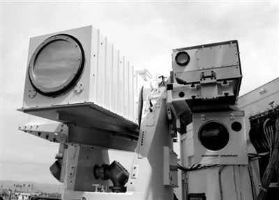 美军舰载激光武器系统。