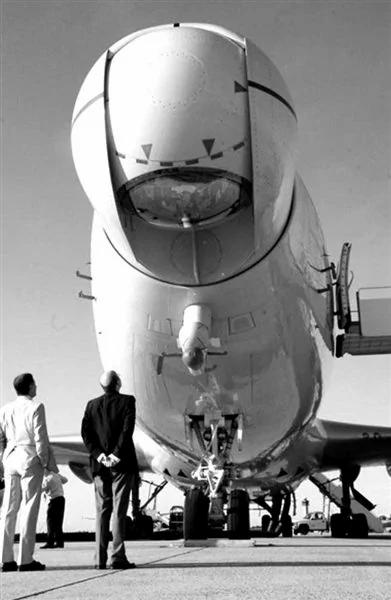 激光武器的功率非常大，机载激光武器系统就像空中发电机。