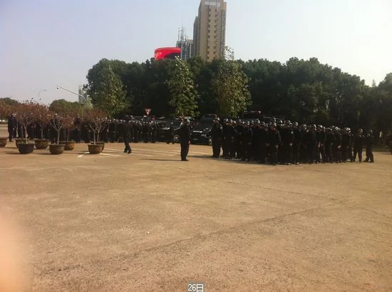 宁波抗议PX项目：装甲车出动，打人升级
