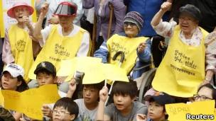 日军在二战期间强行绑架一些亚洲国家为主的外国妇女从事慰安妇，其中一般相信韩国妇女占多数