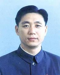 王洪文早就为夺权后准备“标准像”
