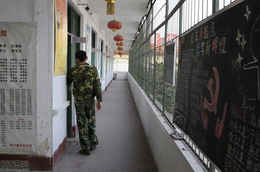 研究生赌博遭退学 输80万元气死爷爷自悔是“禽兽”(组图)