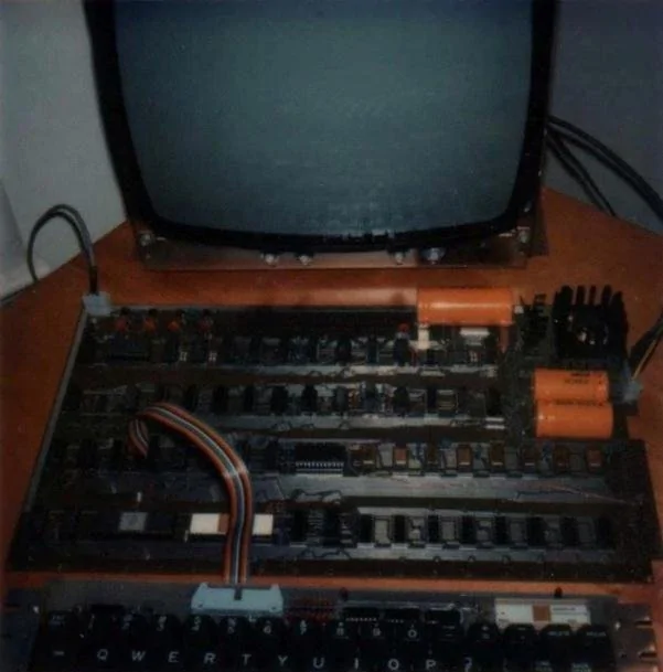 1976年的蘋果電腦 千萬別用今天的審美眼光看！(組圖)