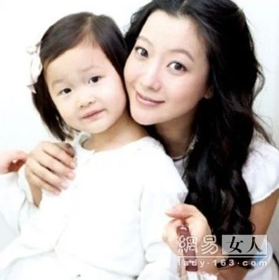 韓國女星金喜善女兒被批長得醜 揭開長相遺傳的秘密(組圖)