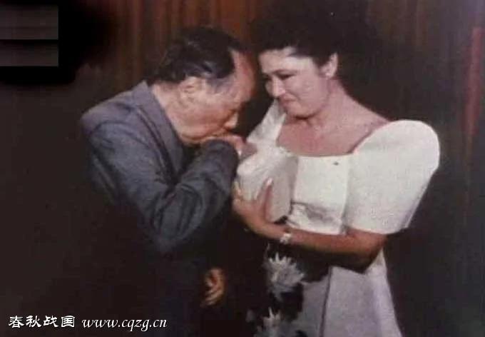总在女人堆里的毛泽东
