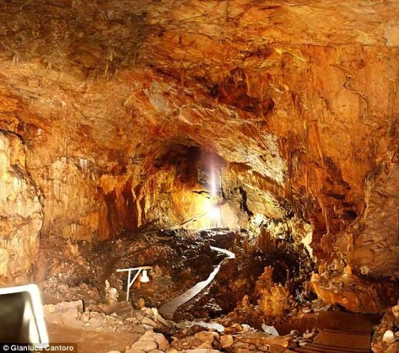 希腊发现新石器时代洞穴:或为古代地狱入口(组图)
