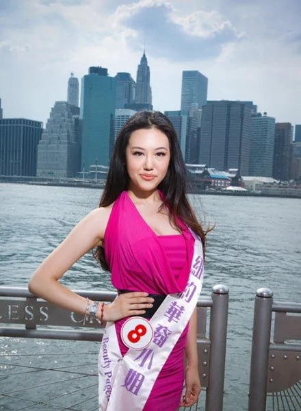 50歲王姬21歲女兒近照曝光紐約華裔「最上鏡小姐」(組圖)