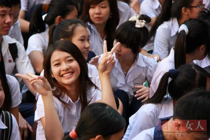 不敢置信！15歲越南拳擊美女網絡爆紅臉蛋正身材好(組圖)