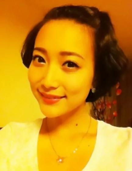 51岁戴春荣25岁女儿近照曝光毕业于中国传媒大学(组图)