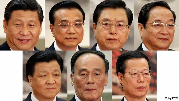 This combination of file photos from Thursday, Nov.15,2012, shows new members of China's Politburo Standing Committee, from left to right, Communist Party General Secretary Xi Jinping, Vice Premier Li Keqiang, Vice Premier Zhang Dejiang, Shanghai party secretary Yu Zhengsheng, propaganda chief Liu Yunshan, Vice Premier Wang Qishan, and Tianjin party secretary Zhang Gaoli, at a press event held at Beijing's Great Hall of the People.(Foto:Vincent Yu, Files/AP/dapd)