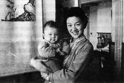 洪晃忆母亲章含之:她太把男人当回事了