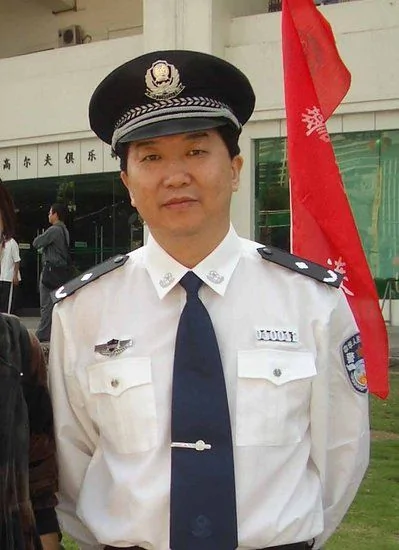 广州市公安局副局长祁晓林昨晚自缢身亡终年55岁(组图)