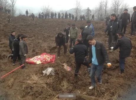 最新消息：云南昭通山体滑坡埋46人已致16人遇难(高清组图)