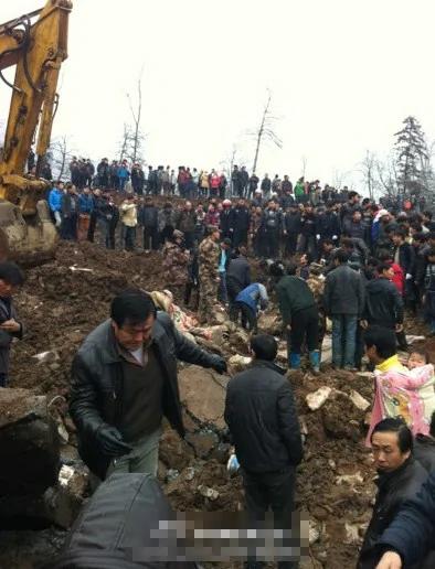 最新消息：云南昭通山体滑坡埋46人已致16人遇难(高清组图)