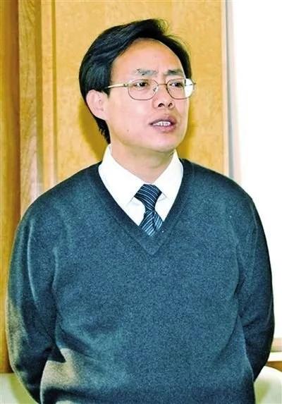 吕清海53岁，原河南漯河市市长，毕业于郑州大学化学系高分子化学专业，管理学硕士，高级工程师、国务院特殊津贴专家，曾担任中国神马集团董事长、党委书记。