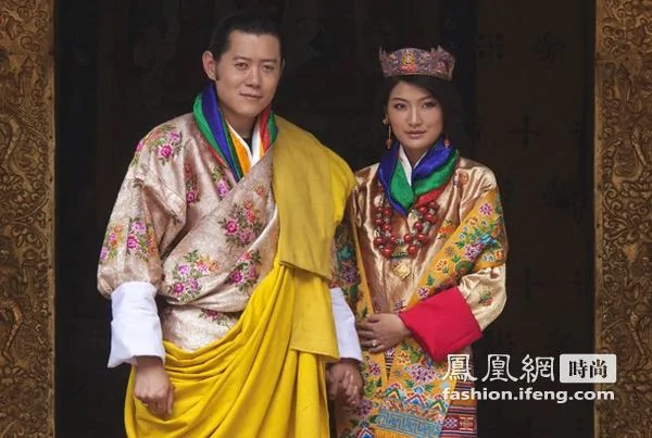 不丹容貌傾國傾城年輕王后貝瑪背六萬愛馬仕手袋(組圖)