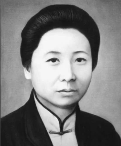 宫二的原型施剑翘 清末民初奇女子们的传奇人生