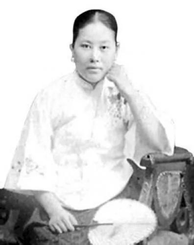 宫二的原型施剑翘 清末民初奇女子们的传奇人生