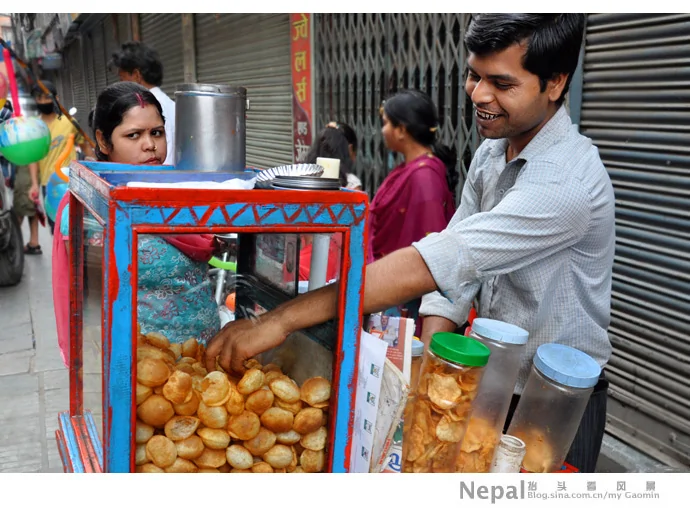 尼泊尔鲜活集市人人都爱街头小吃